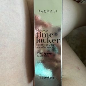 Farmasi time locker setting spray